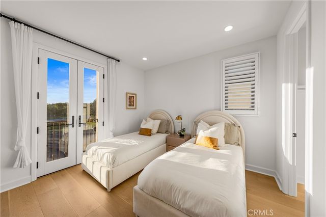 242 Sutters Ml, Irvine, CA 92602
