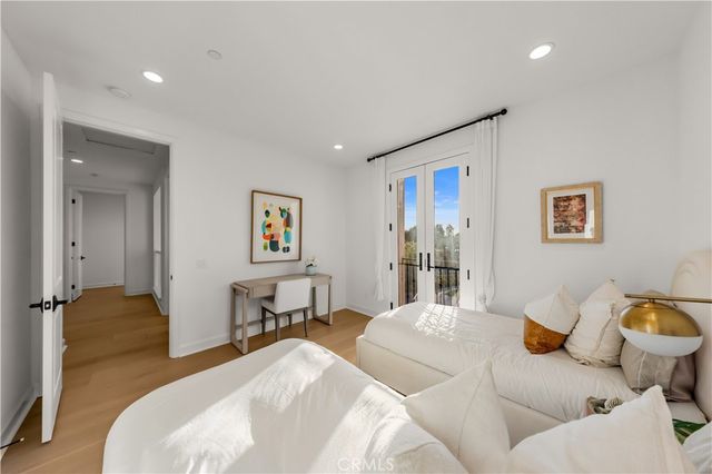 242 Sutters Ml, Irvine, CA 92602