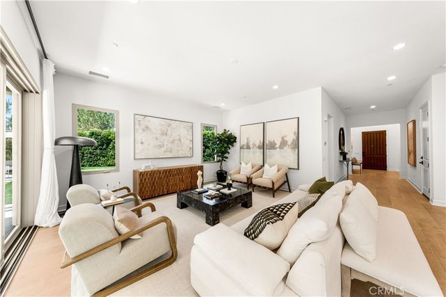 242 Sutters Ml, Irvine, CA 92602