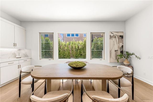 242 Sutters Ml, Irvine, CA 92602