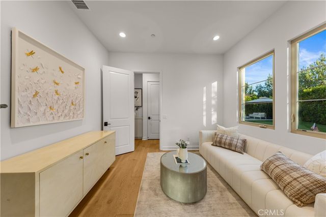 242 Sutters Ml, Irvine, CA 92602