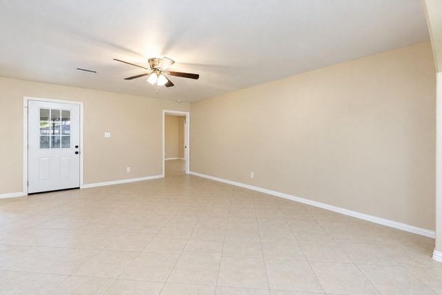 7507 Maple Lane, Baytown, TX 77521