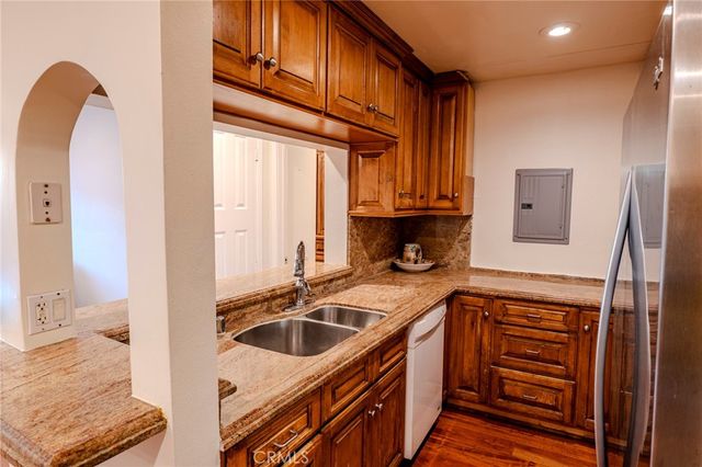 5460 White Oak Avenue C224, Encino, CA 91316