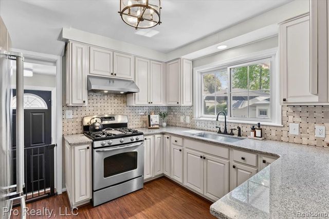 429 Roland Road, Grosse Pointe Farms, MI 48236