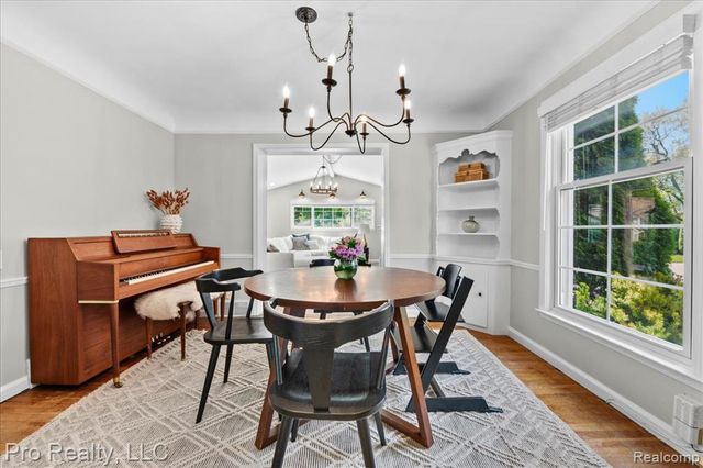 429 Roland Road, Grosse Pointe Farms, MI 48236
