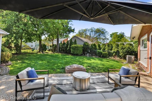 429 Roland Road, Grosse Pointe Farms, MI 48236