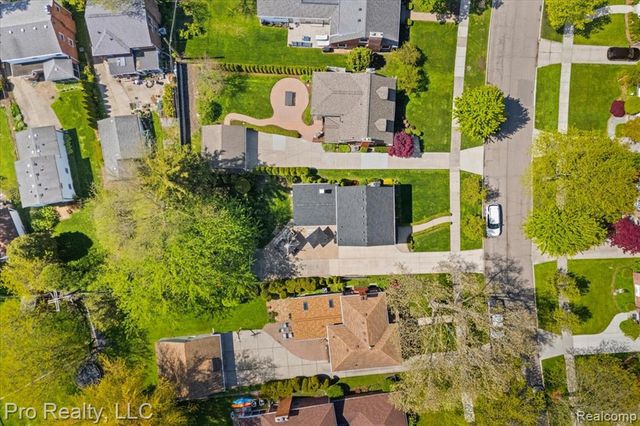 429 Roland Road, Grosse Pointe Farms, MI 48236