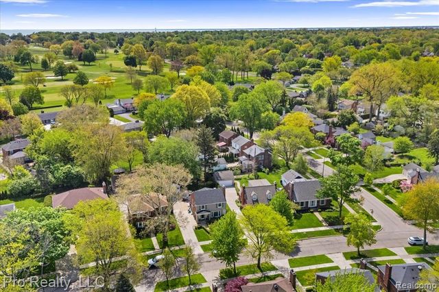 429 Roland Road, Grosse Pointe Farms, MI 48236