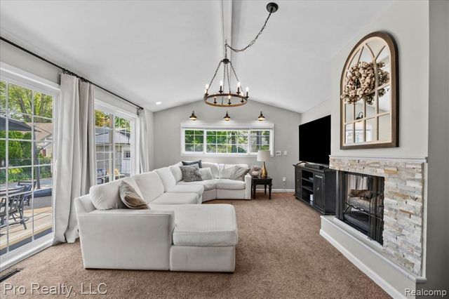 429 Roland Road, Grosse Pointe Farms, MI 48236