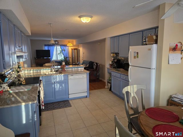 330 Savin Avenue 32, West Haven, CT 06516