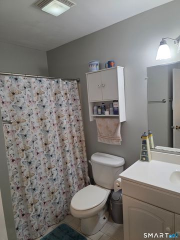 330 Savin Avenue 32, West Haven, CT 06516