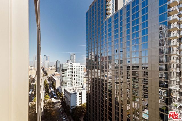 1155 S Grand Avenue 2107, Los Angeles, CA 90015