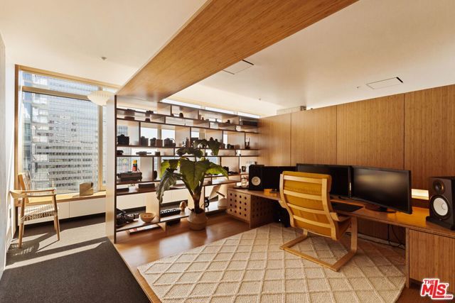1155 S Grand Avenue 2107, Los Angeles, CA 90015