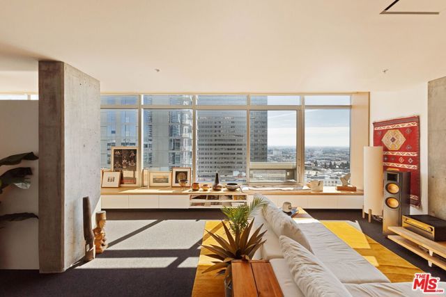 1155 S Grand Avenue 2107, Los Angeles, CA 90015