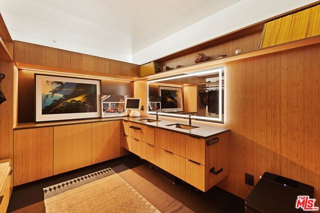 1155 S Grand Avenue 2107, Los Angeles, CA 90015