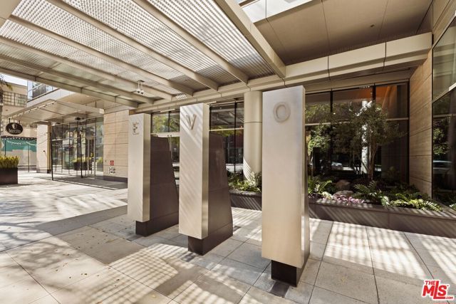 1155 S Grand Avenue 2107, Los Angeles, CA 90015