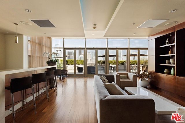 1155 S Grand Avenue 2107, Los Angeles, CA 90015