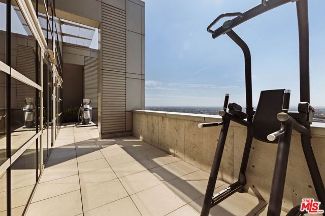 1155 S Grand Avenue 2107, Los Angeles, CA 90015