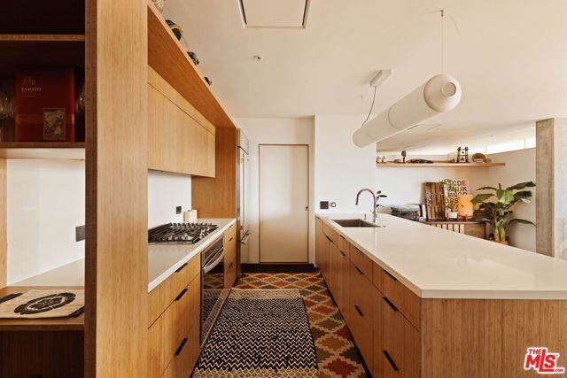 1155 S Grand Avenue 2107, Los Angeles, CA 90015
