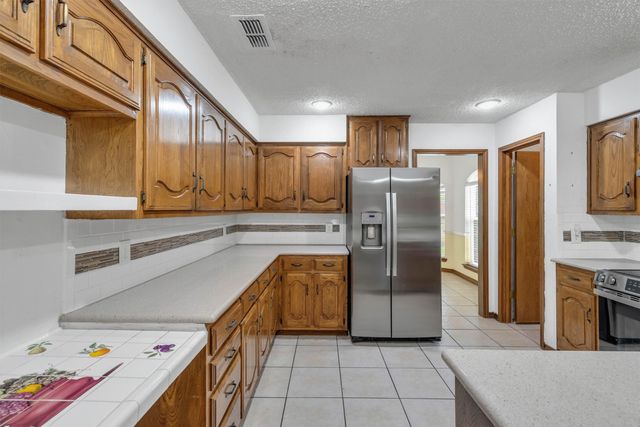 102 Vintage Drive, Waxahachie, TX 75165