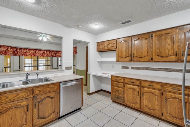 102 Vintage Drive, Waxahachie, TX 75165