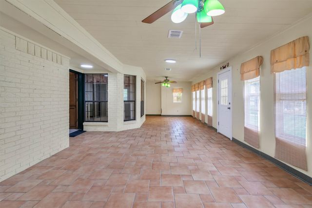 102 Vintage Drive, Waxahachie, TX 75165