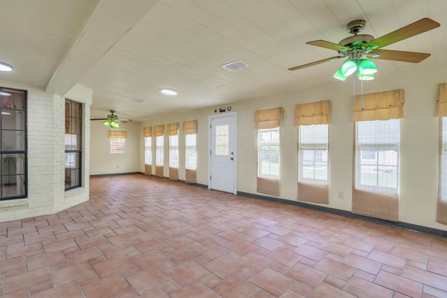 102 Vintage Drive, Waxahachie, TX 75165