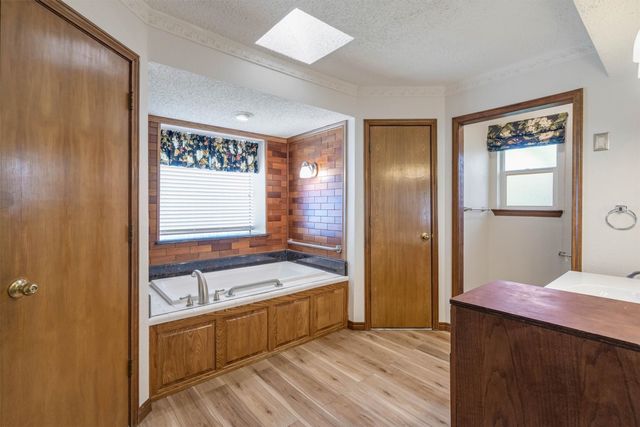 102 Vintage Drive, Waxahachie, TX 75165