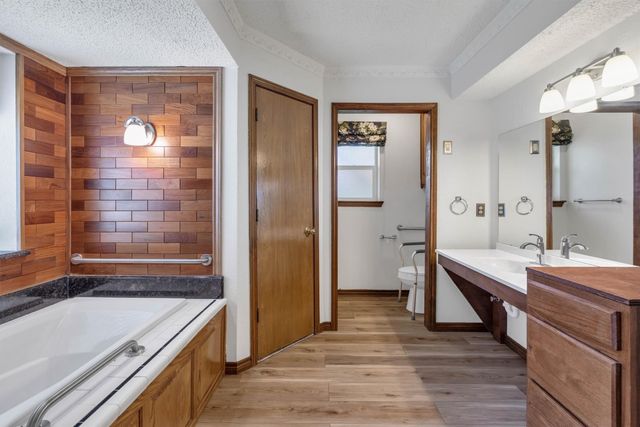 102 Vintage Drive, Waxahachie, TX 75165