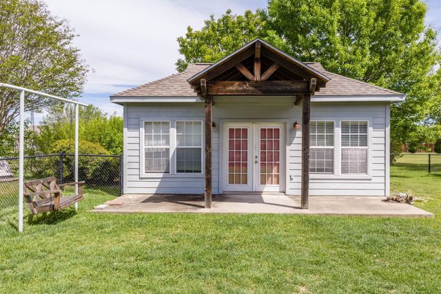 102 Vintage Drive, Waxahachie, TX 75165