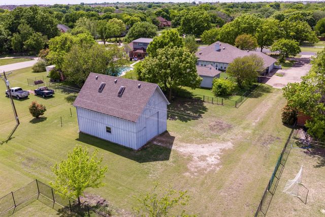 102 Vintage Drive, Waxahachie, TX 75165