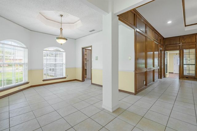 102 Vintage Drive, Waxahachie, TX 75165