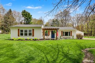1260 Cramton Avenue Ne, Ada Twp, MI 49301