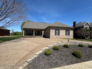 10606 Black Iron Rd, Louisville, KY 40291