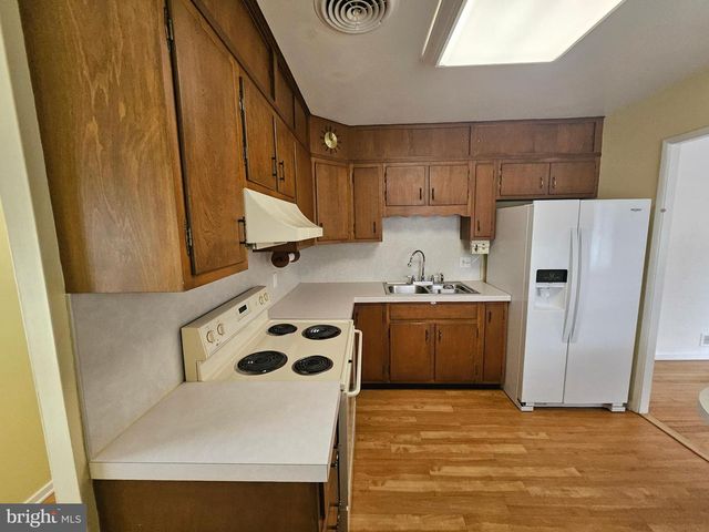 209 SHENANDOAH AVE, Winchester, VA 22601