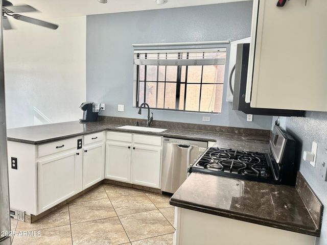 8916 W CHERRY HILLS Drive, Peoria, AZ 85345