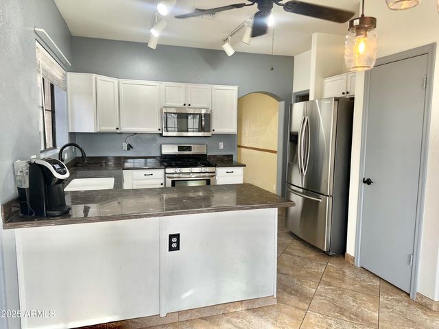 8916 W CHERRY HILLS Drive, Peoria, AZ 85345