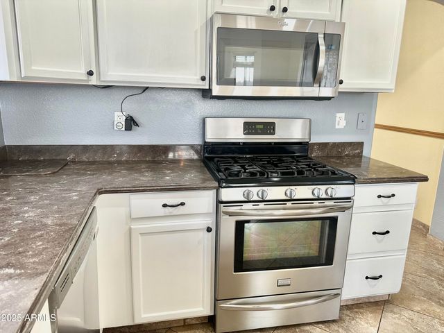 8916 W CHERRY HILLS Drive, Peoria, AZ 85345