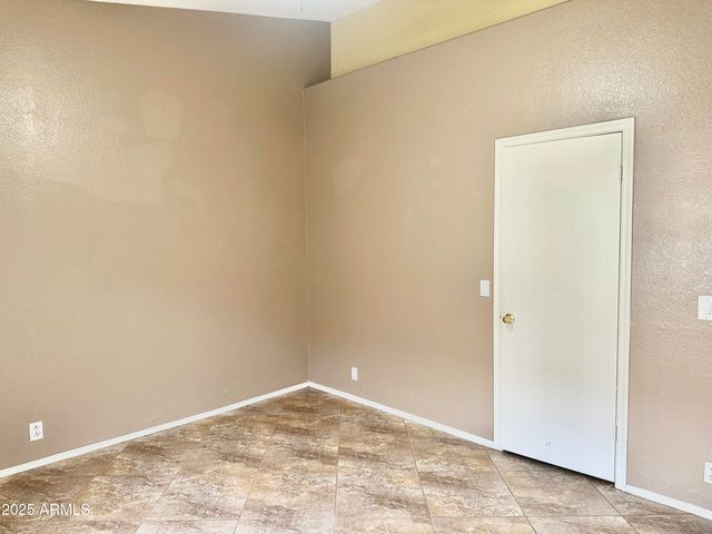 8916 W CHERRY HILLS Drive, Peoria, AZ 85345