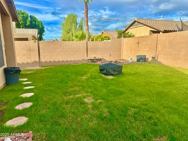 8916 W CHERRY HILLS Drive, Peoria, AZ 85345