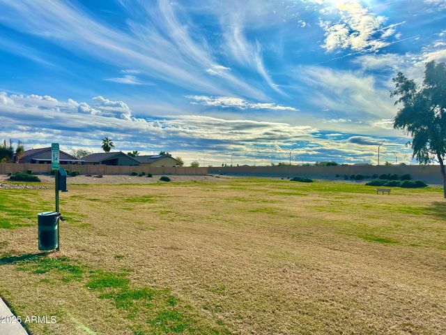 8916 W CHERRY HILLS Drive, Peoria, AZ 85345