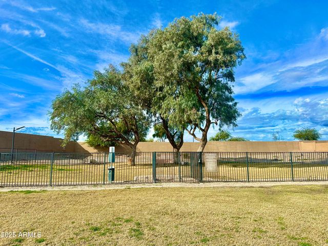 8916 W CHERRY HILLS Drive, Peoria, AZ 85345