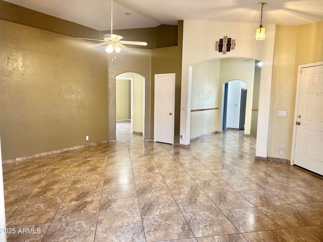 8916 W CHERRY HILLS Drive, Peoria, AZ 85345