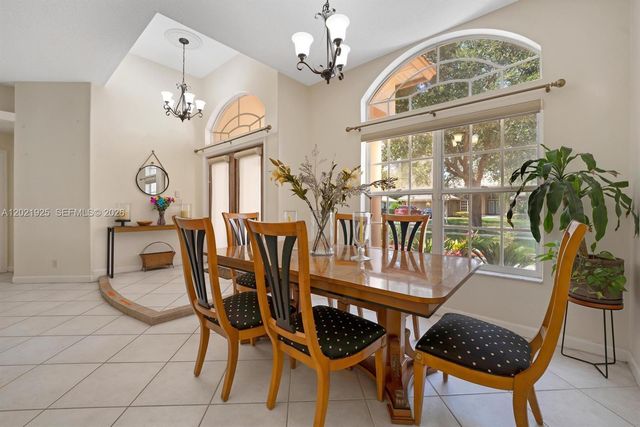 115 Kapok Crescent, Royal Palm Beach, FL 33411