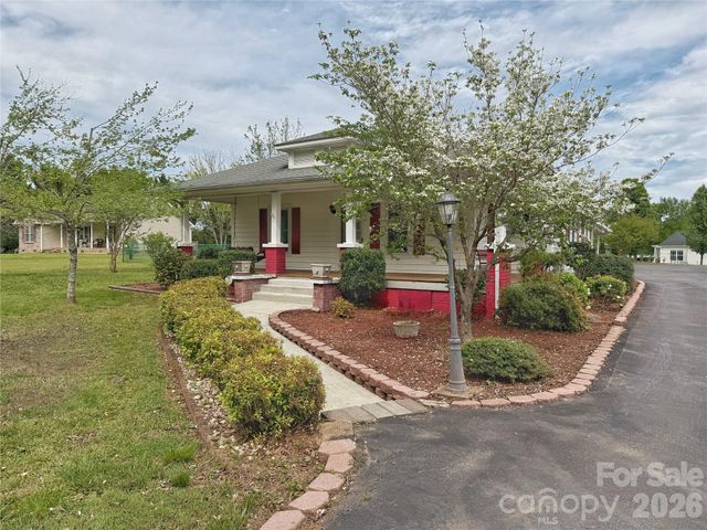 2102 Hickory Grove Road, Gastonia, NC 28056