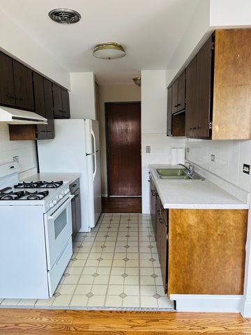 6300 W Irving Park Road 204, Chicago, IL 60634