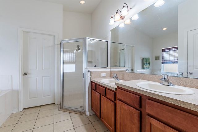 6613 BLUFF MEADOW COURT, Wesley Chapel, FL 33545