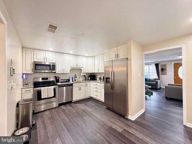 6416 LACROSSE LN NE, Glen Burnie, MD 21061