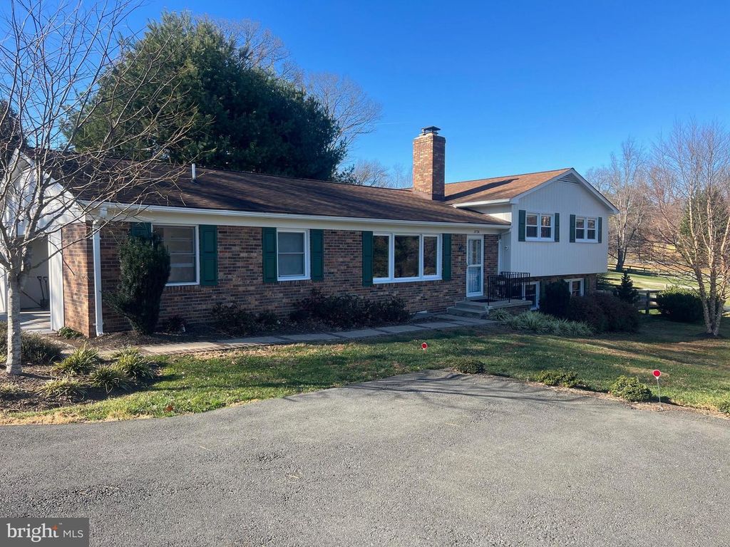 2736 CALKINS RD, Herndon, VA 20171