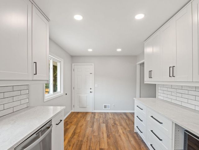10909 Oak Knoll Terrace S, Minnetonka, MN 55305